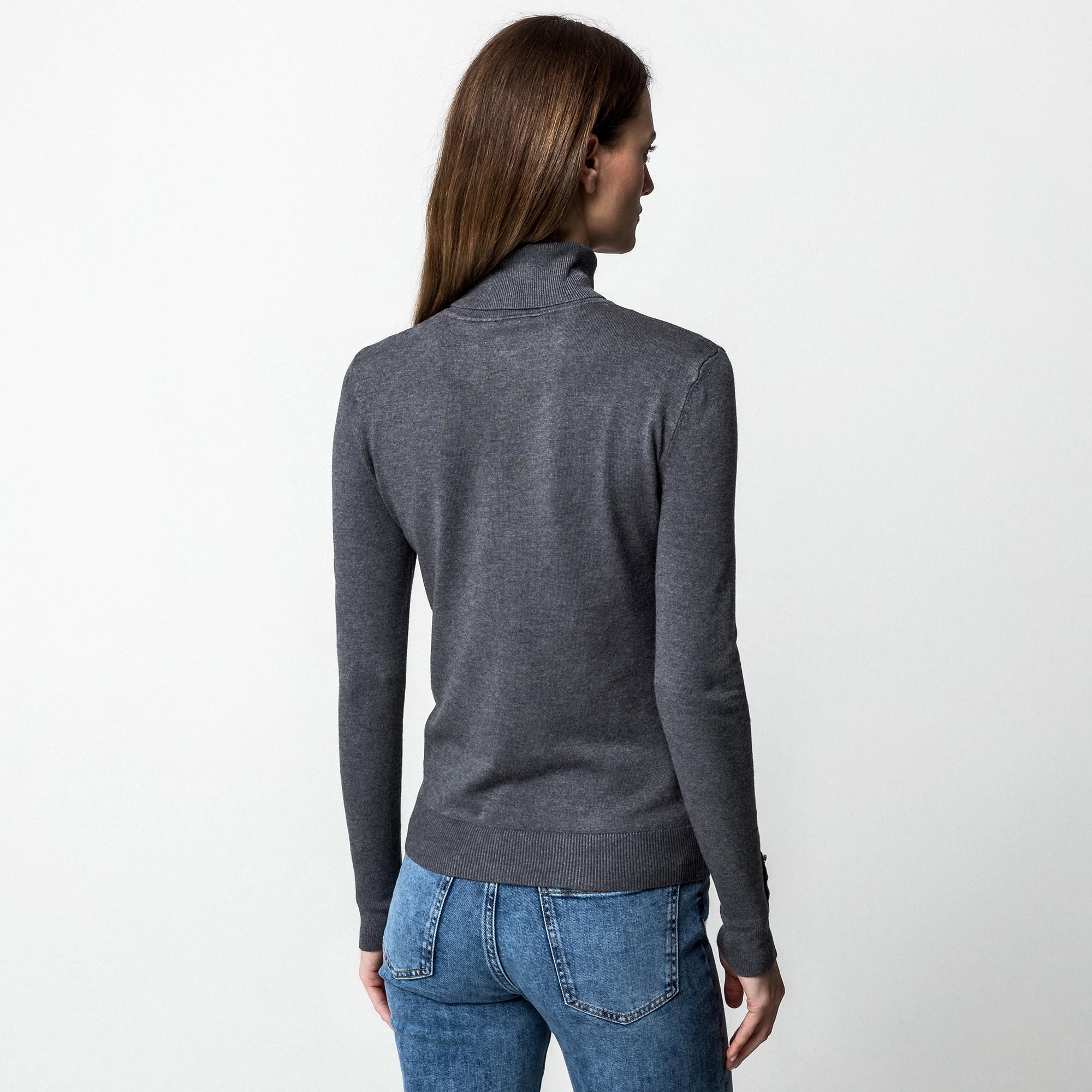 Manor Woman Rollkragenpullover mit Zierknöpfen  