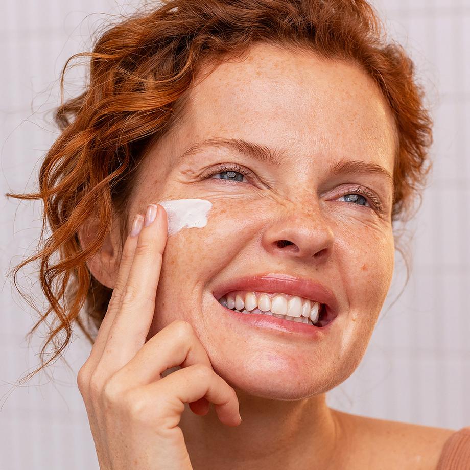 Laboratoire SVR  Sun Secure Fluid Photo Age SPF50+ 