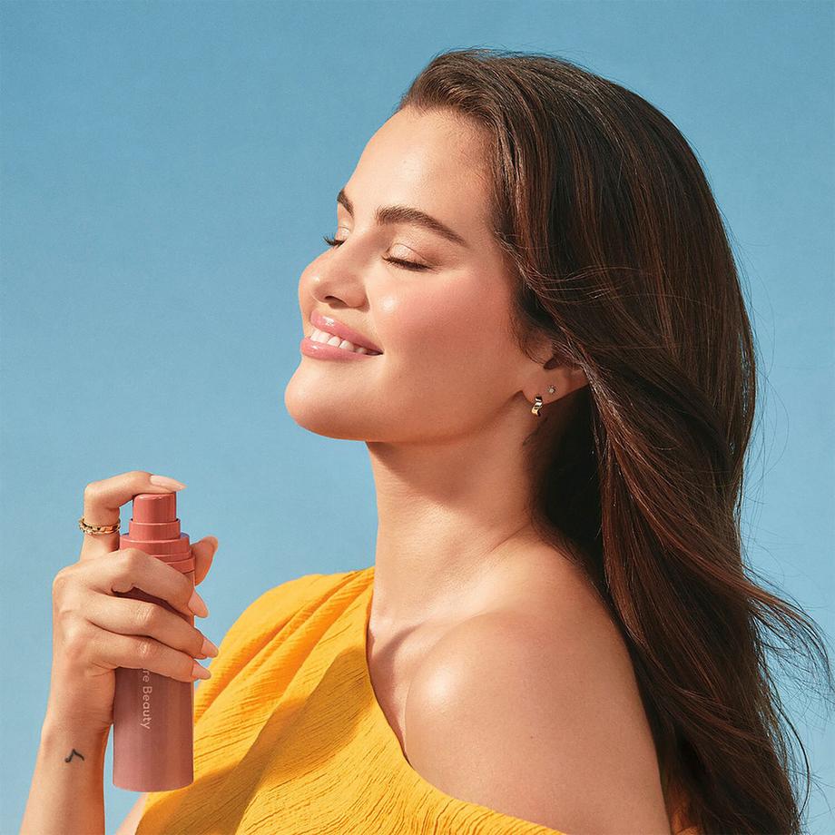 RARE BEAUTY  Find Comfort Awaken Confidence Bouncy Body Creme - Ricca crema per il corpo 