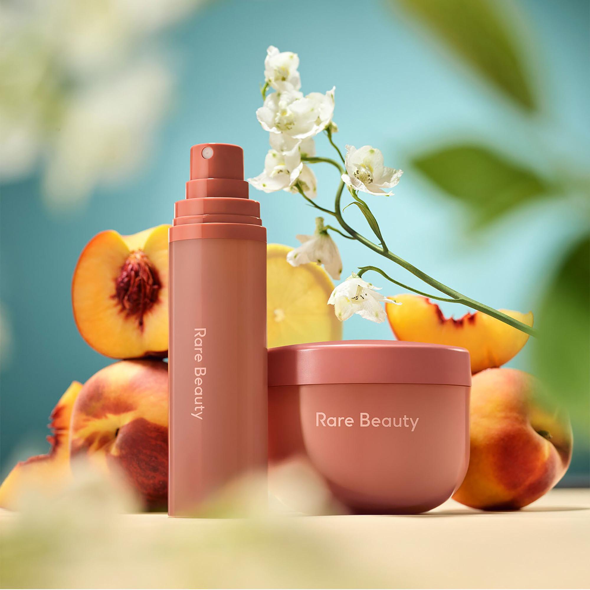 RARE BEAUTY  Find Comfort Awaken Confidence Bouncy Body Creme - Ricca crema per il corpo 