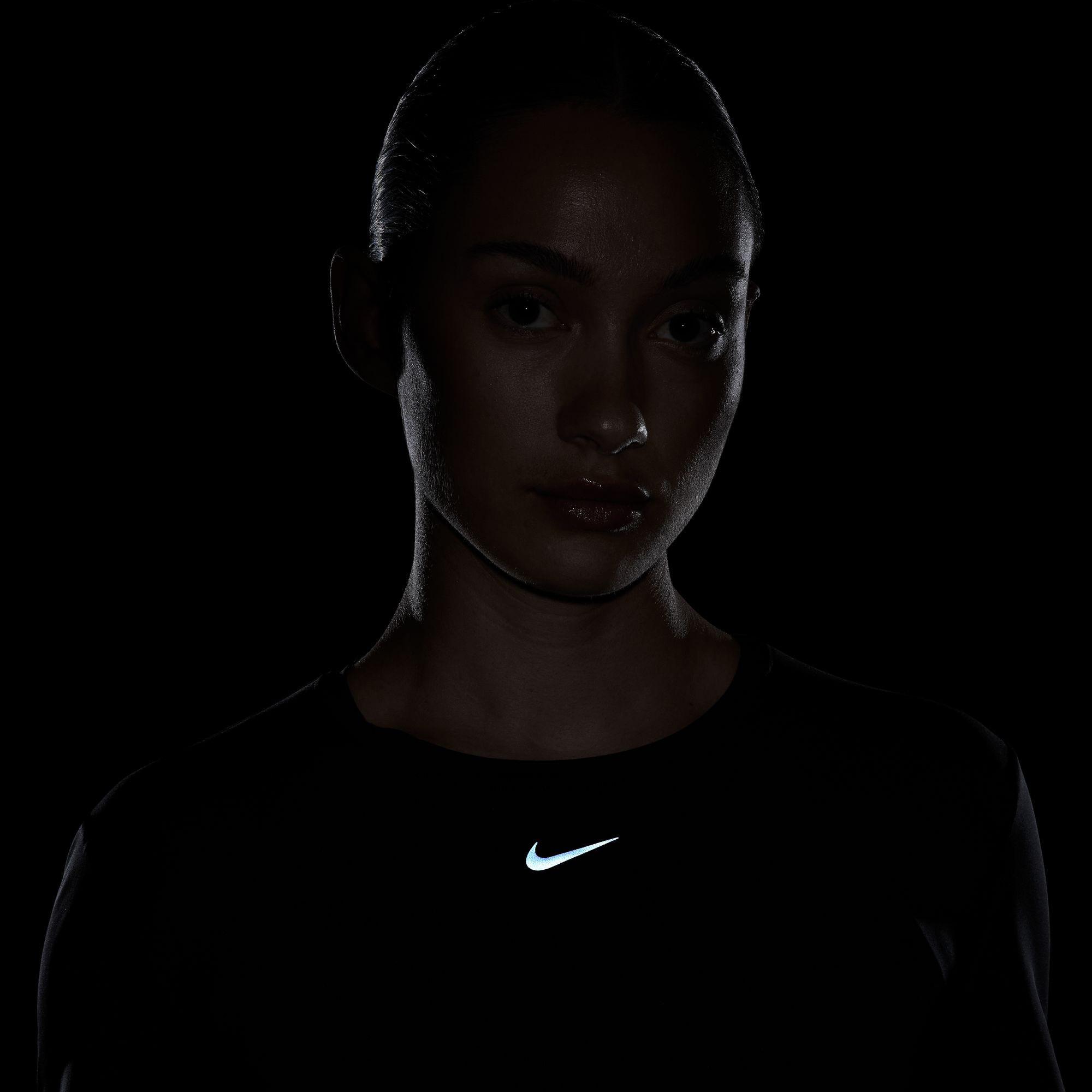 NIKE  T-shirt 