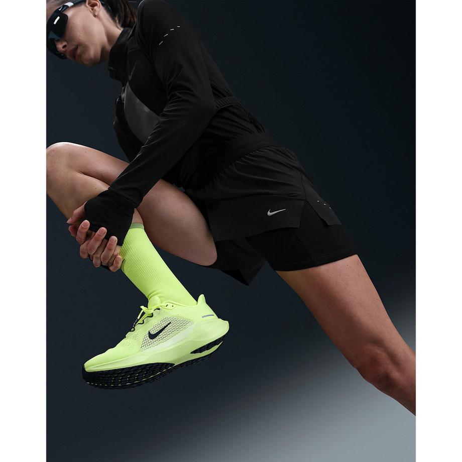 NIKE Swift Short 