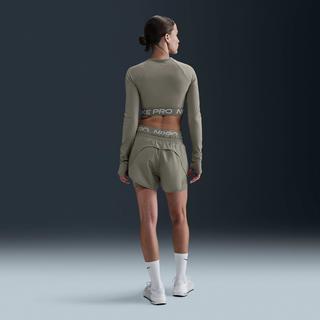 NIKE  Shorts 