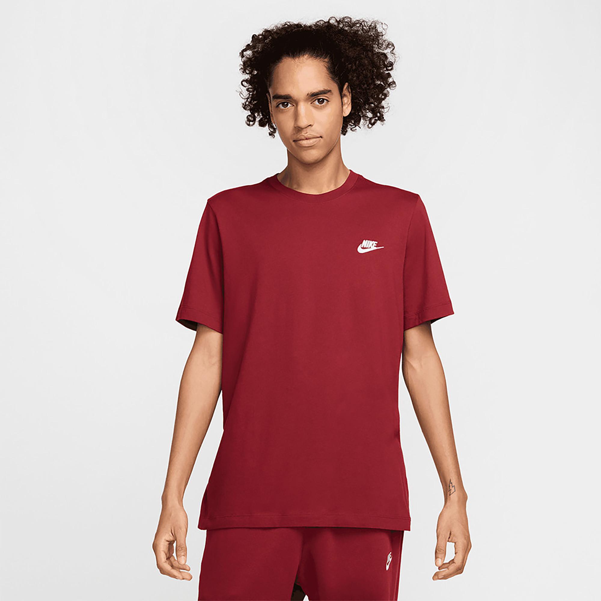 NIKE Sportswear Club\n T-shirt 