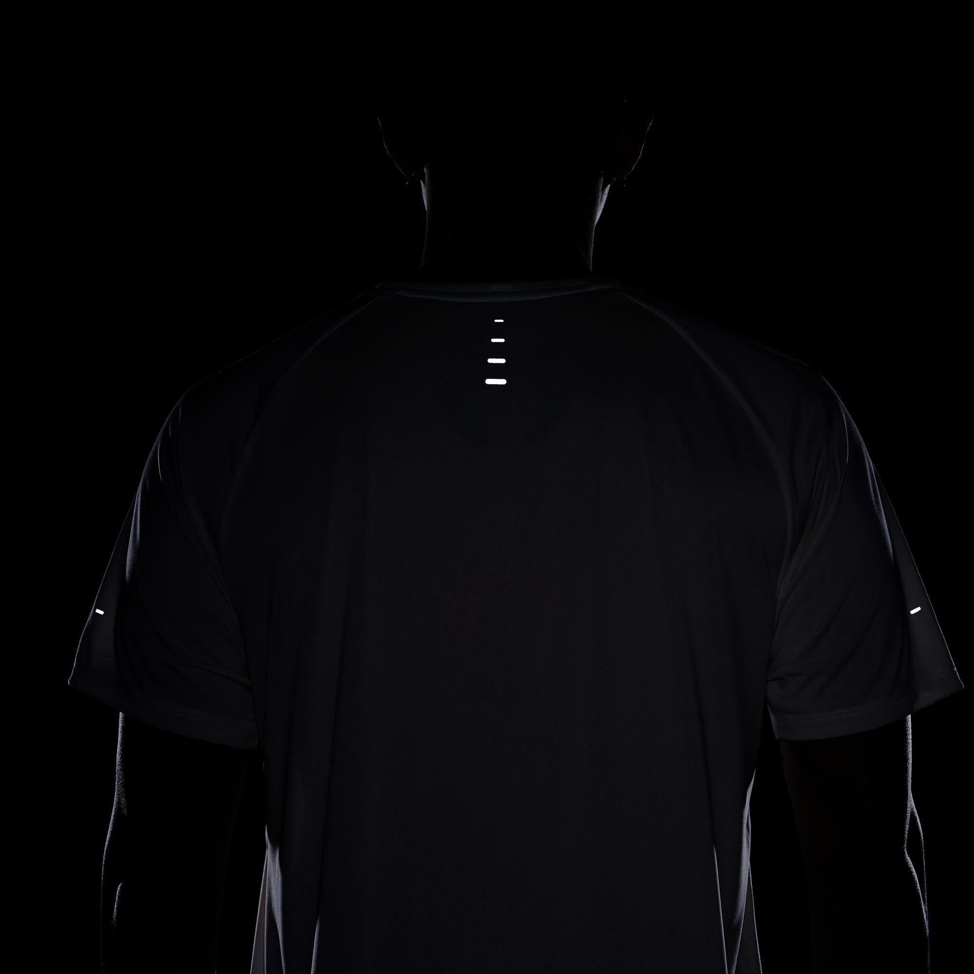 NIKE NIKE CLUB T-shirt girocollo, maniche corte 