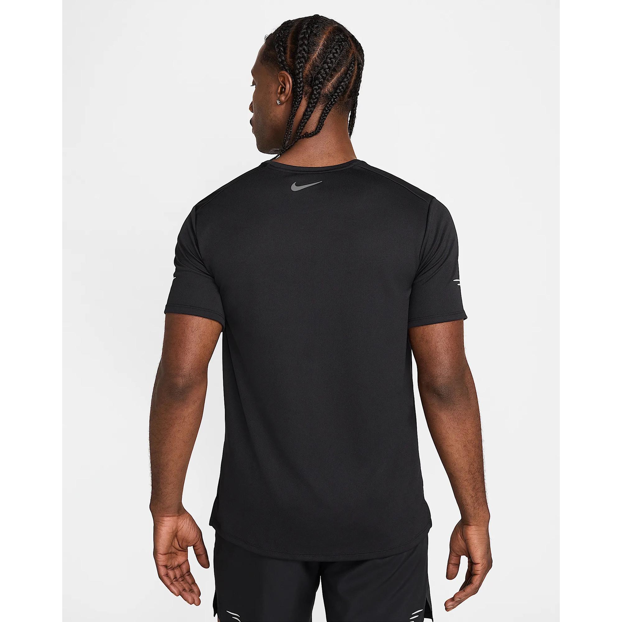 NIKE NIKE CLUB T-shirt, classic fit, senza maniche 