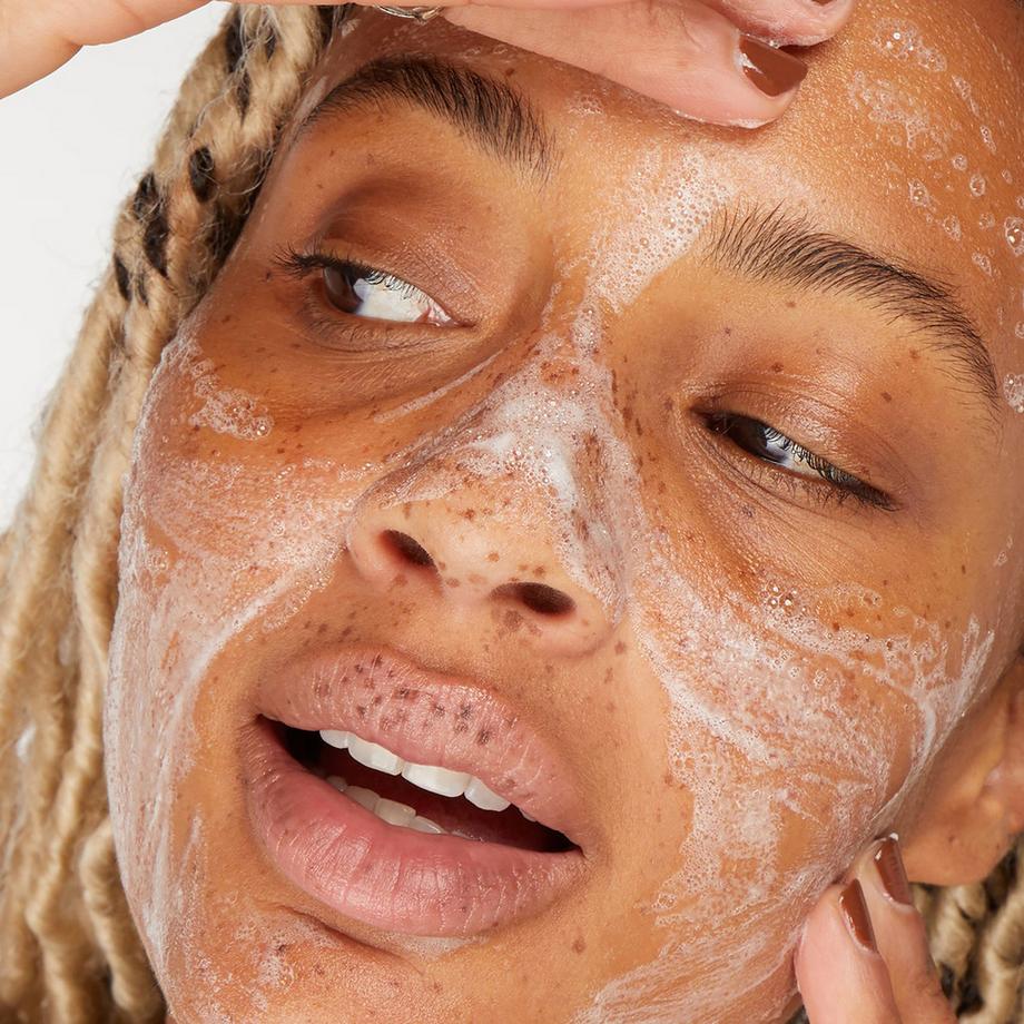 YOUTH TO THE PEOPLE  Superfruit Brightening + Exfoliate - Papaya + Vitamina C 