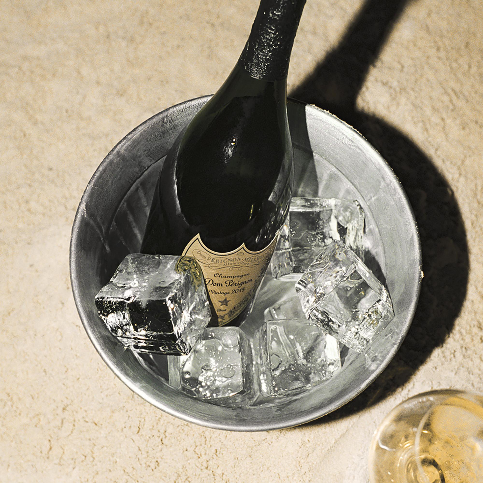 Dom Pérignon Blanc Vintage 2015 Etui, Champagne AOP  