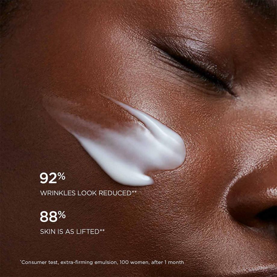 CLARINS  Extra-Firming Emulsion - Straffende Gesichtsemulsion für den Tag 