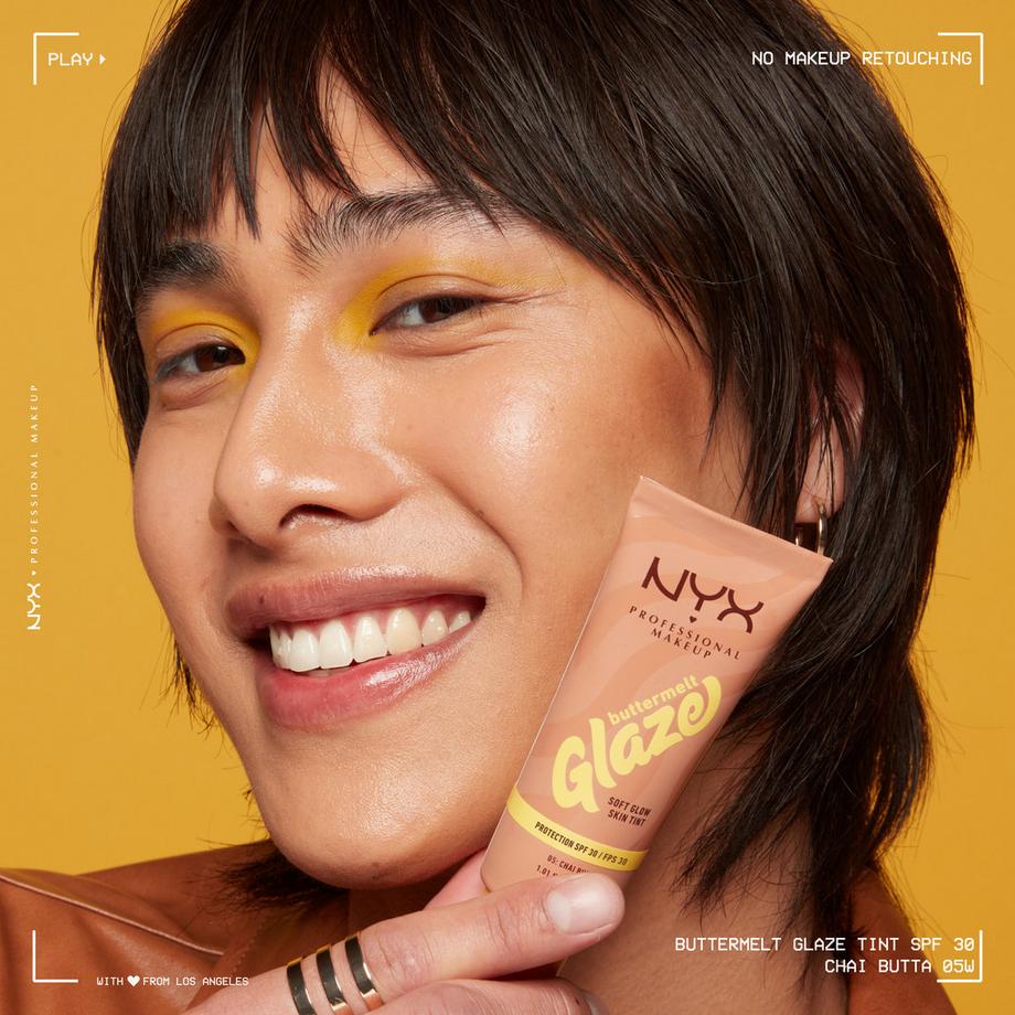 NYX-PROFESSIONAL-MAKEUP  Buttermelt Glaze Foundation LSF 30 