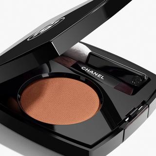 CHANEL OMBRE ESSENTIELLE VIELSEITIGER UND LANGANHALTENDER LIDSCHATTEN 