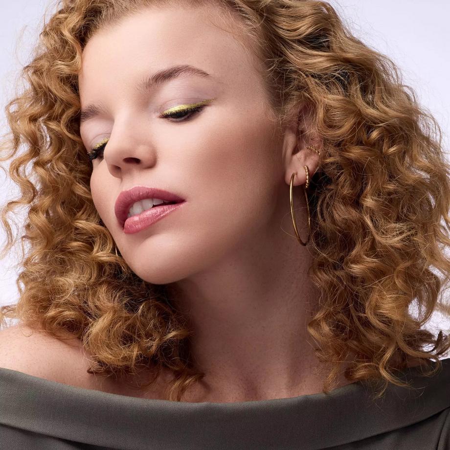 CATRICE  Space Glam Liquid Effect Eyeliner  