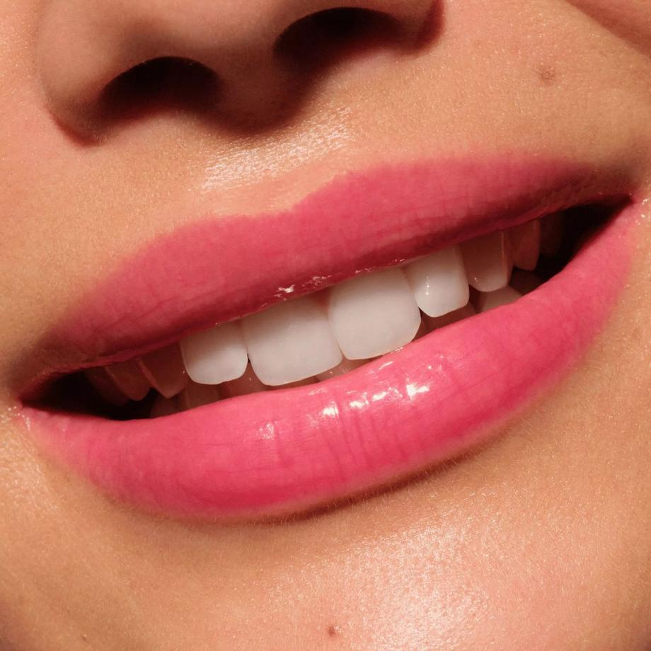 CATRICE  Butter Drippin' Glossy Lip Balm  