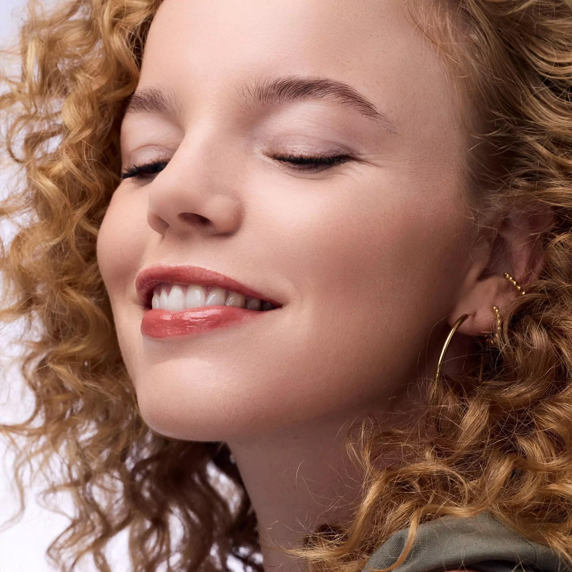 CATRICE  Glass Like Dewy Lip Tint 