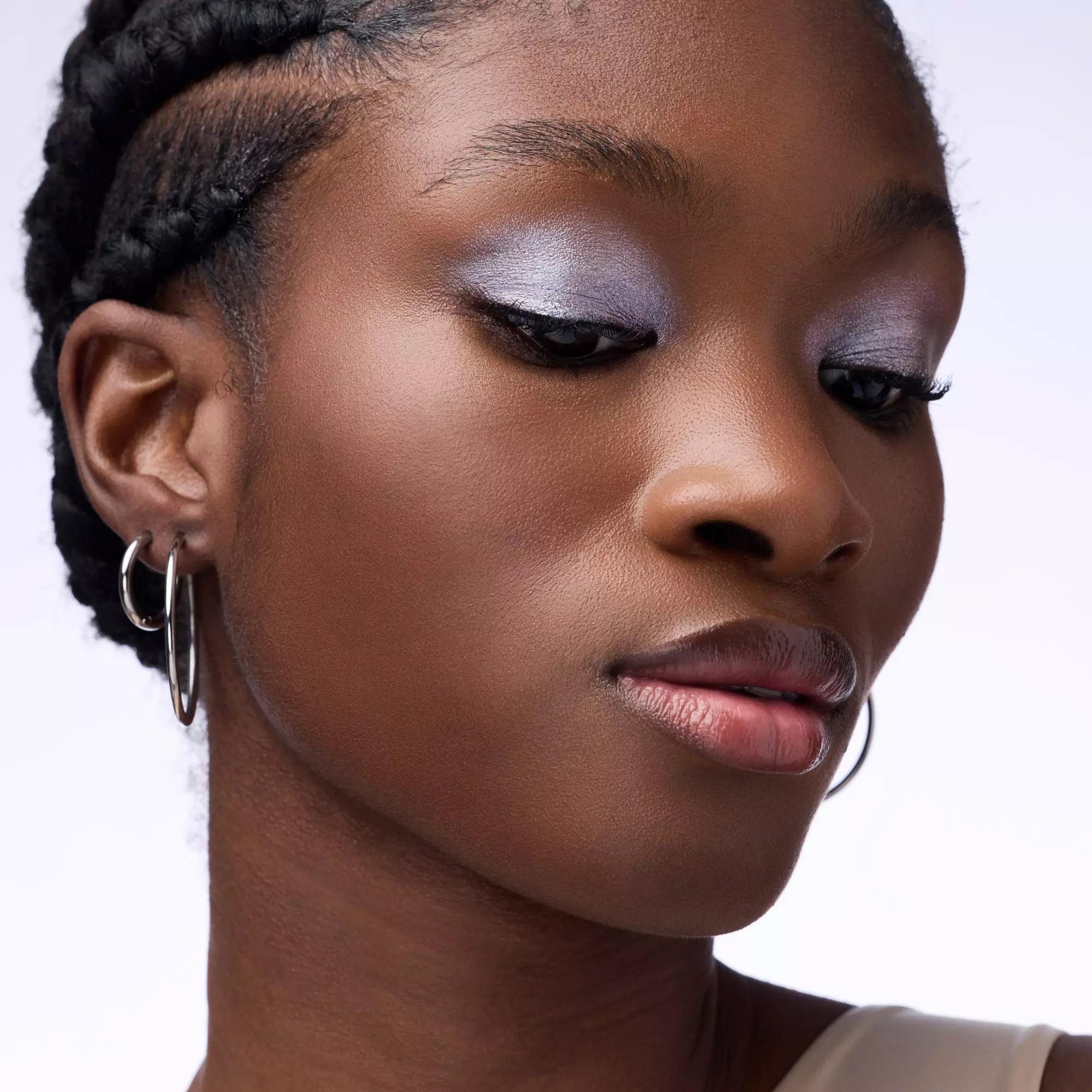 CATRICE  Space Glam Chrome Eyeshadow 