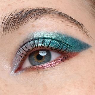 CATRICE  Space Glam Chrome Eyeshadow 