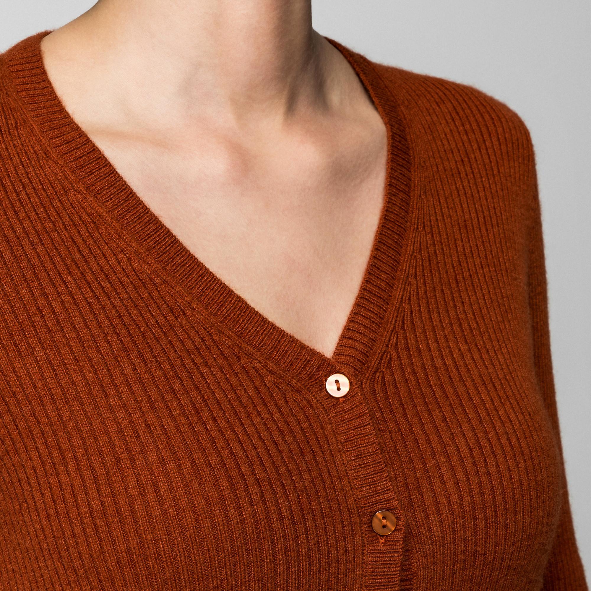 Manor Woman Gerippter V-Ausschnitt Cardigan  