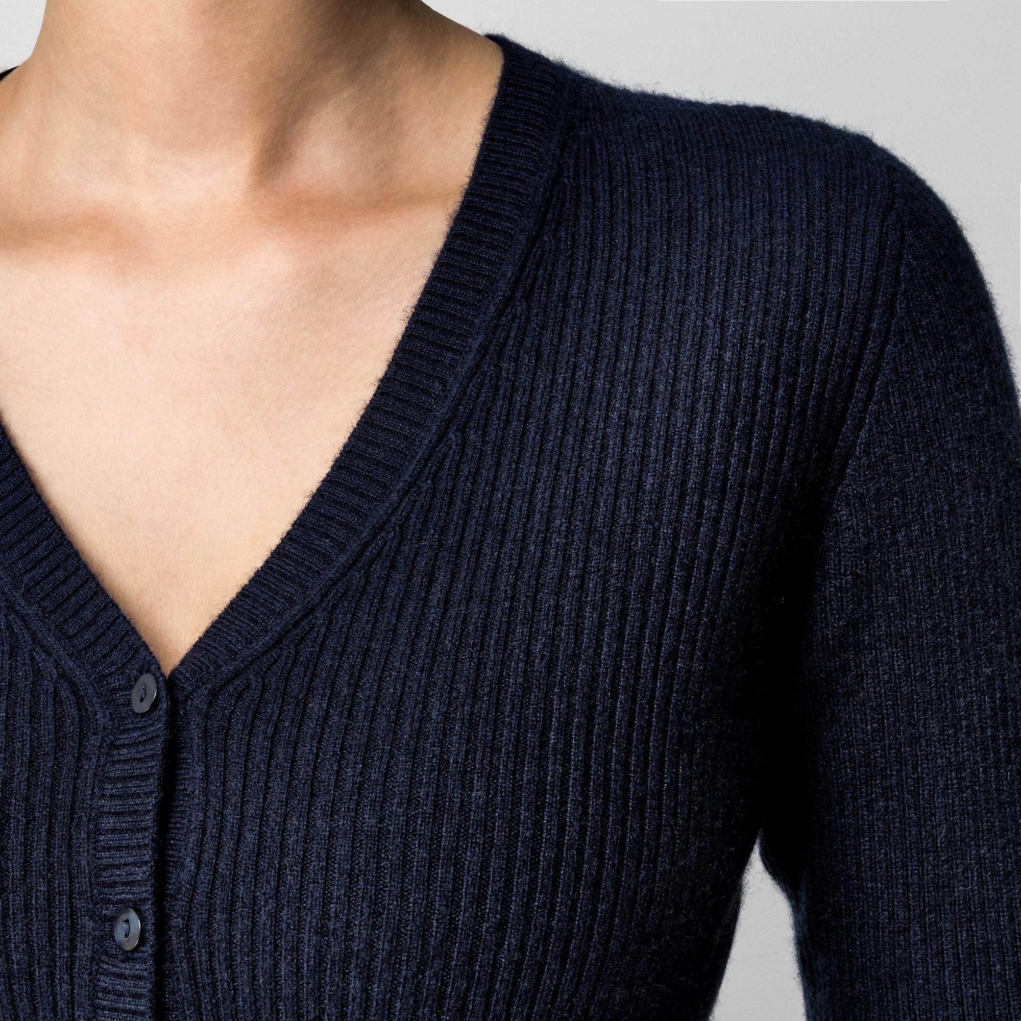 Manor Woman Gerippter V-Ausschnitt Cardigan  