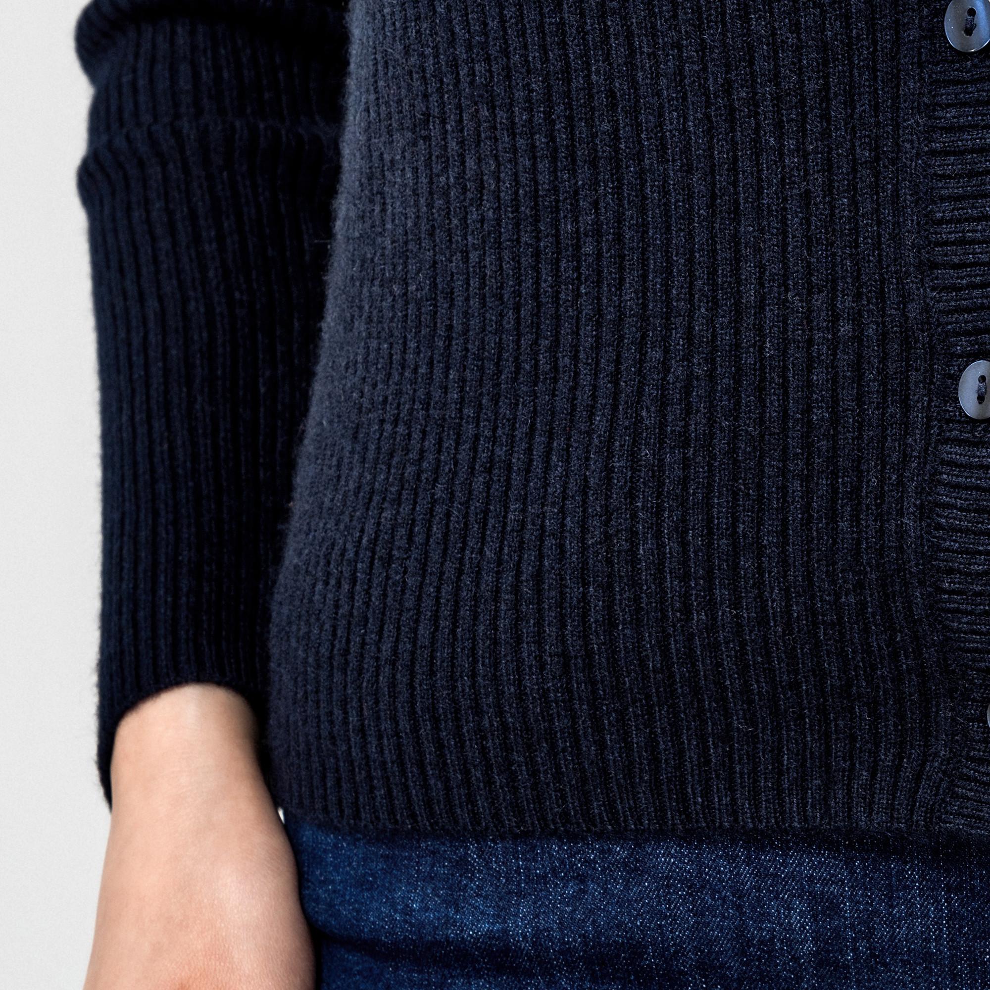 Manor Woman Gerippter V-Ausschnitt Cardigan  