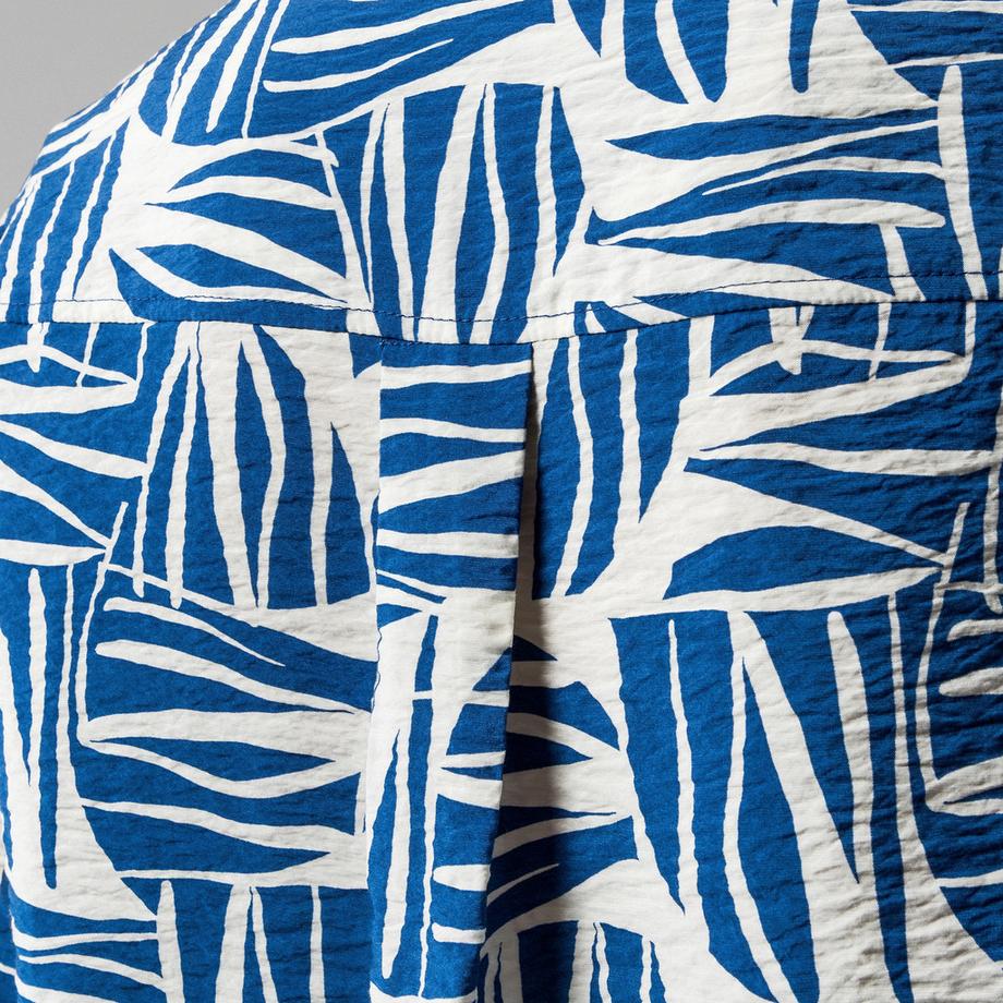 S. Oliver Red Label Chemisier à manches courtes coupe décontractée avec imprimé graphique  