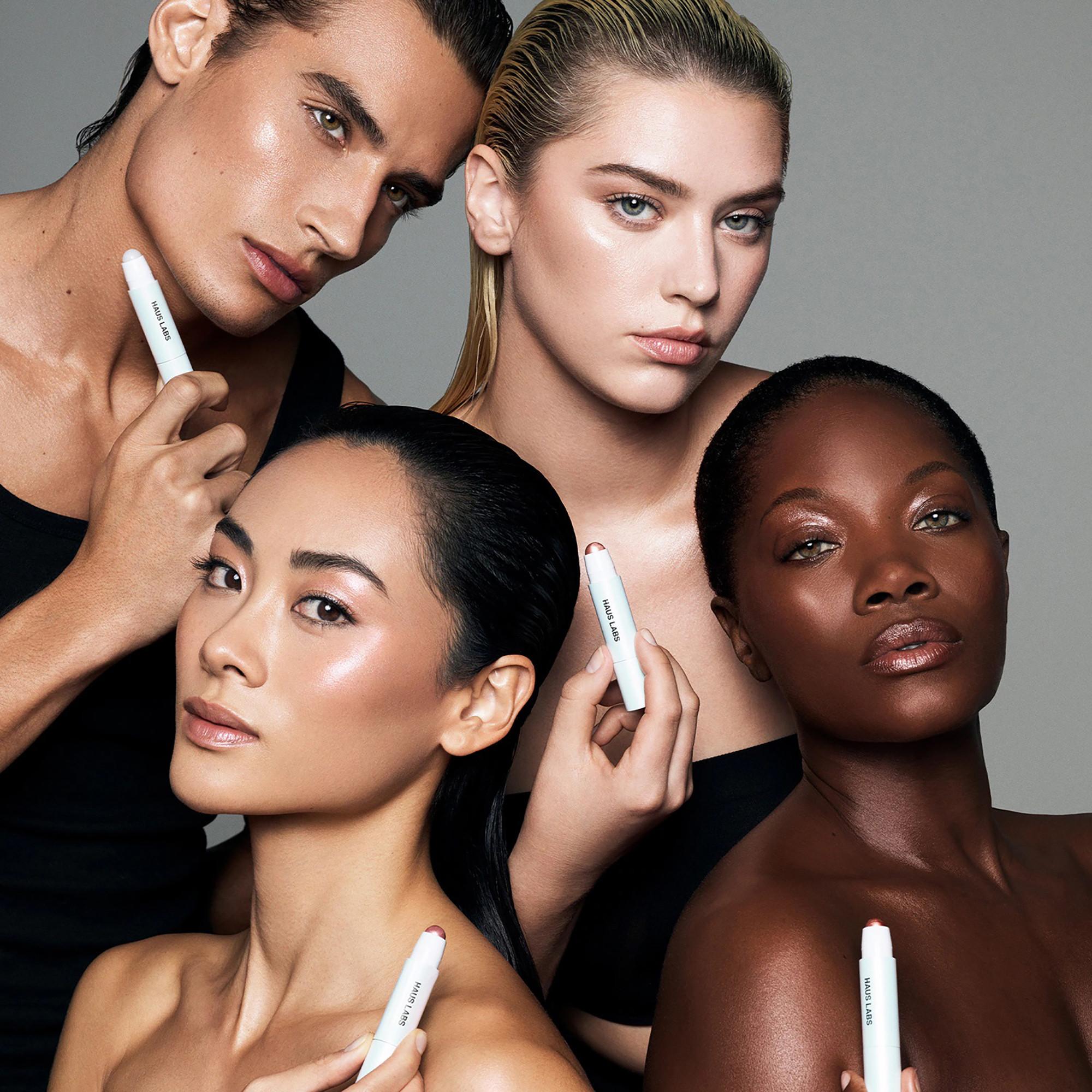 Haus Labs  Bio-Radiant™ Glassy Highlighter Balm - Balsamo illuminante per il viso 