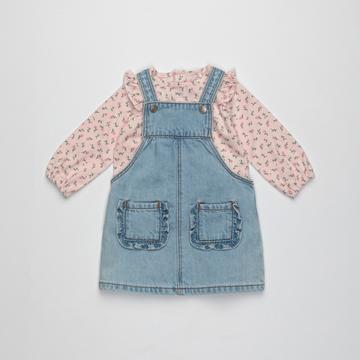 Set, t-shirt e gonna