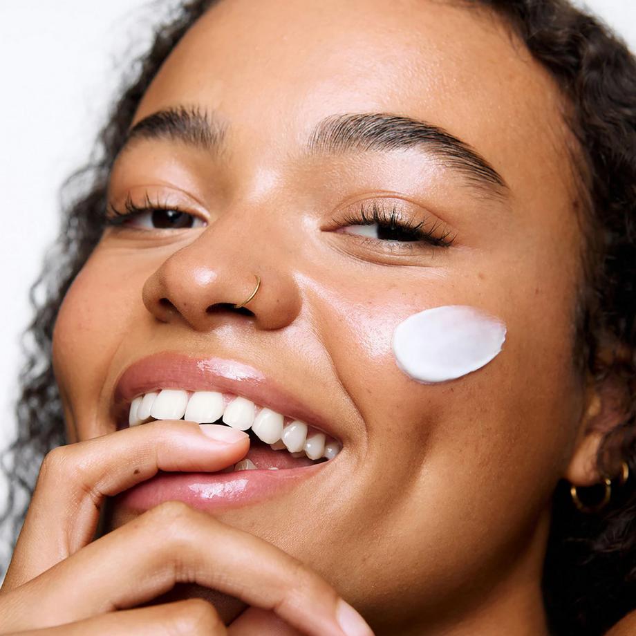 GLOWERY  Butter Balm - Nährende und reparierende Geschichtspflege 