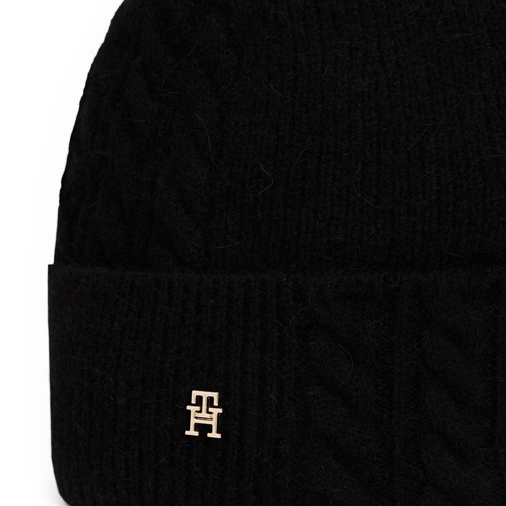 TOMMY HILFIGER TH Elevated Chic Fluffy Beanie  