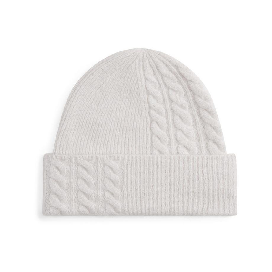 TOMMY HILFIGER TH Elevated Chic Fluffy Beanie  