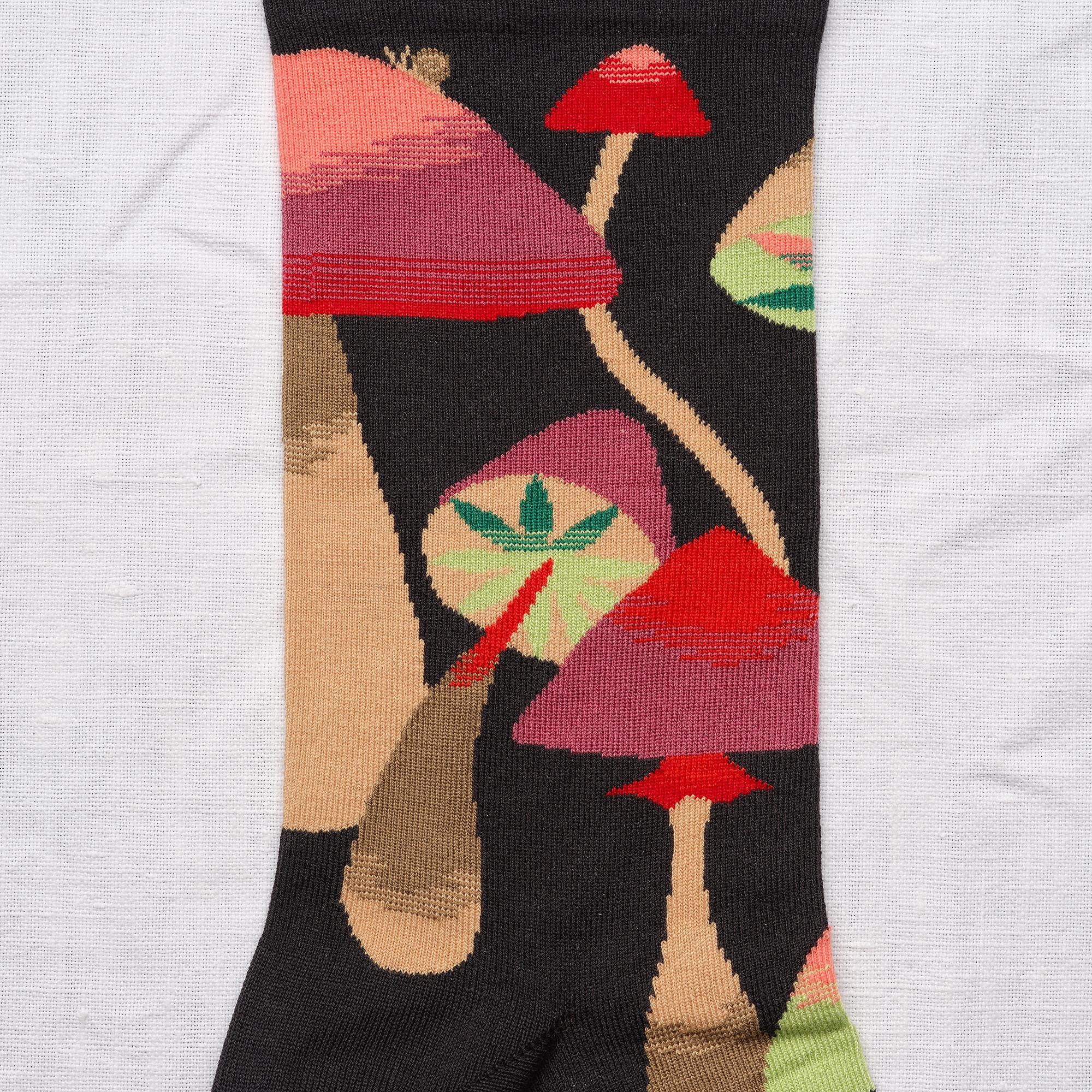 Bonne Maison Champignons Faux Noir Chaussettes  