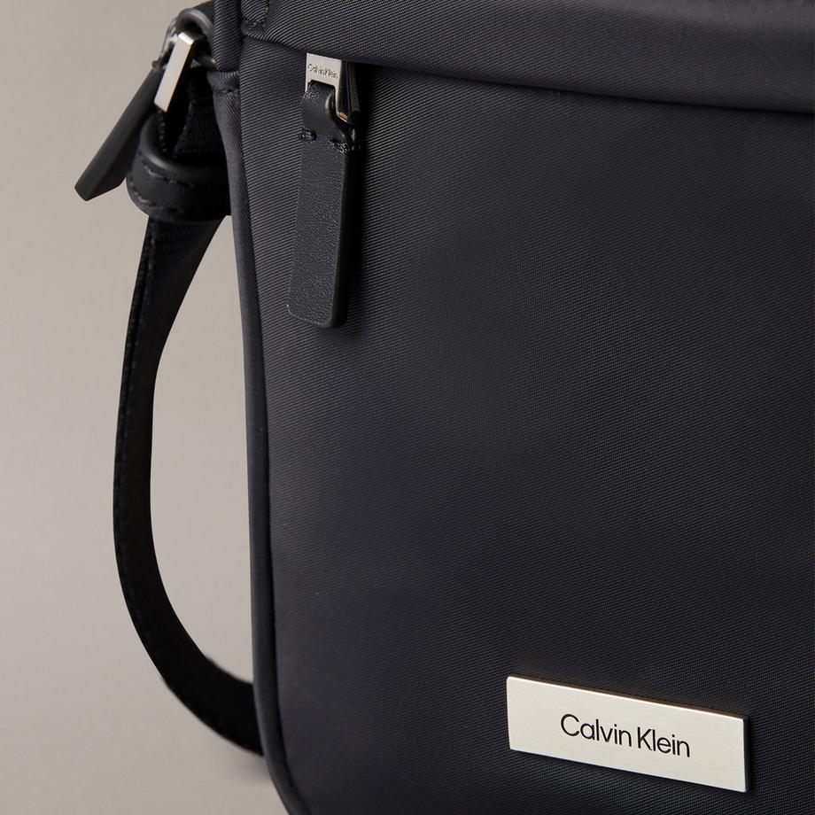 Calvin Klein Sac Reporter Sleek  