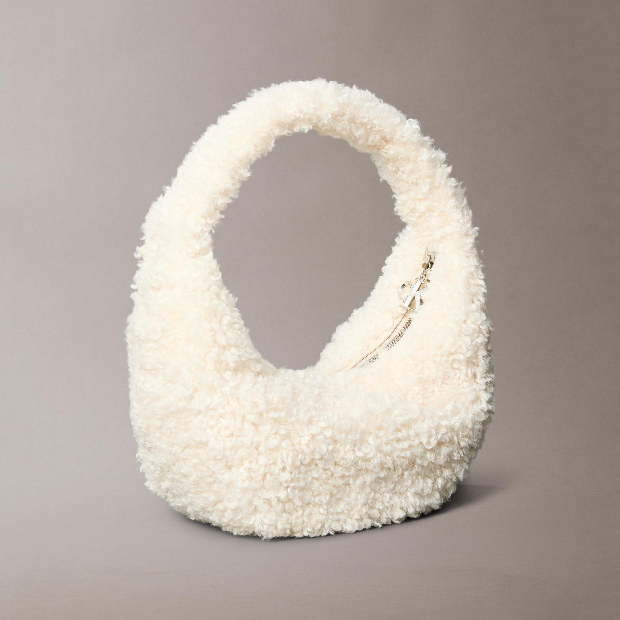 Calvin Klein Pinched Sherpa Schultertasche  