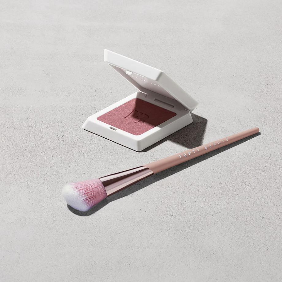 Fenty Beauty By Rihanna  Blush Brush 155 - Rouge-Pinsel 