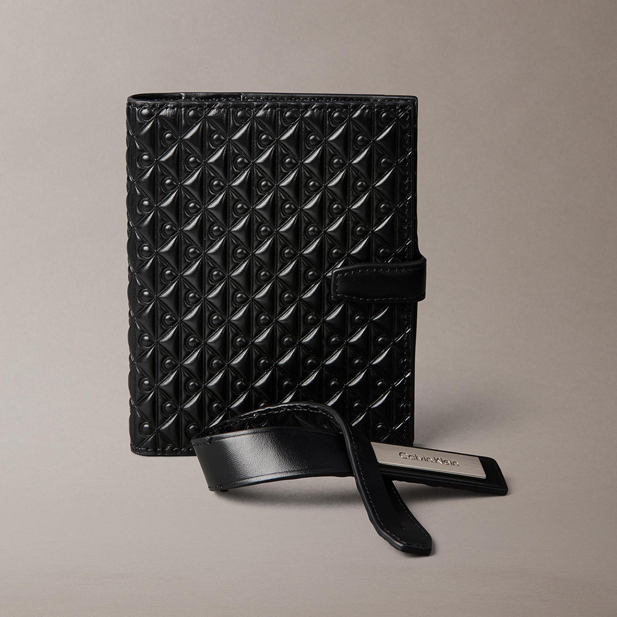 Calvin Klein Set Regalo Porta Passaporto Etichetta Bagaglio  