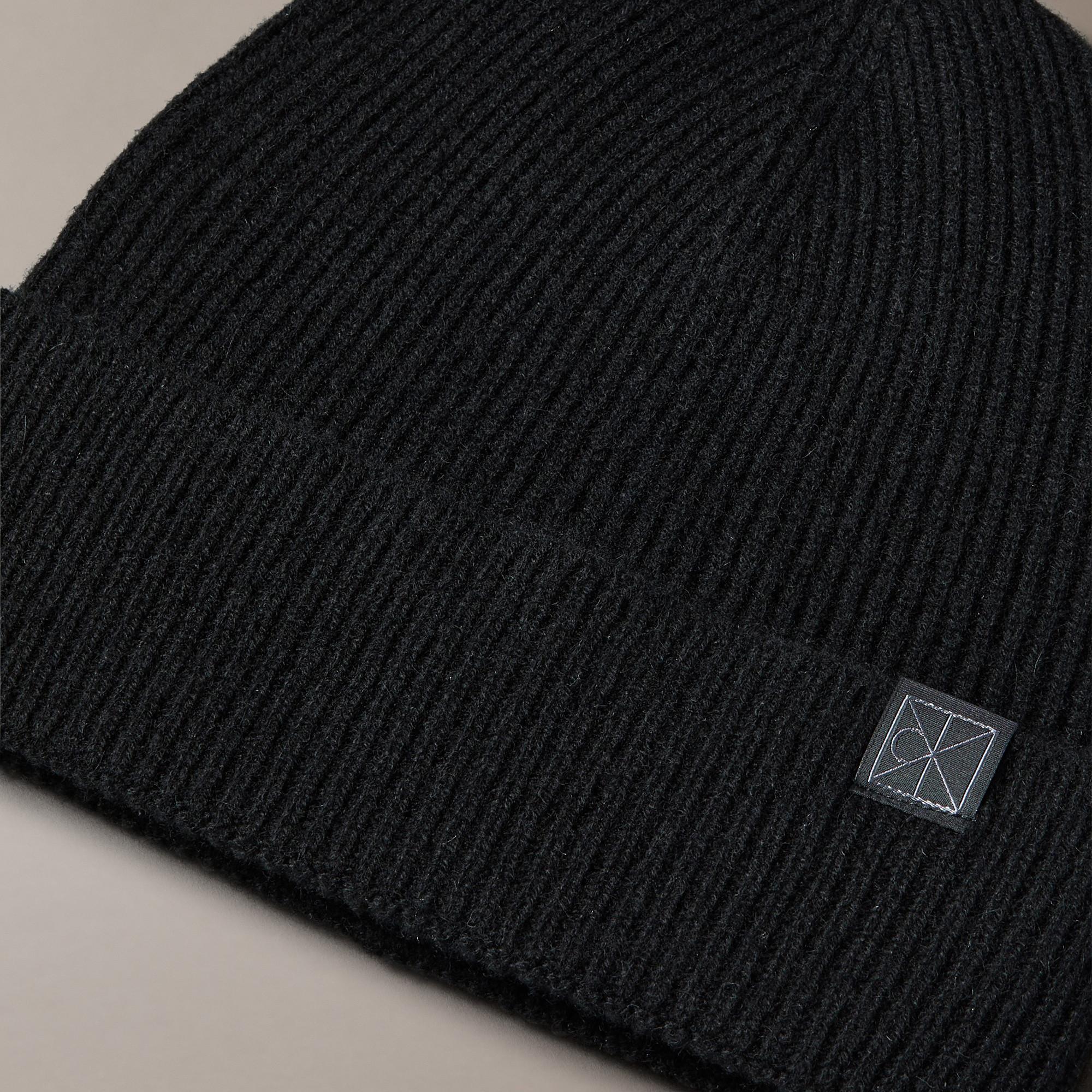 Calvin Klein Emblem Cashmere Berretto  