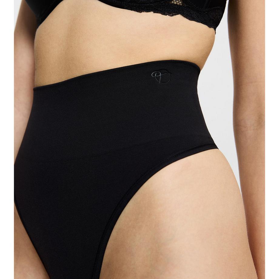 Triumph Soft Sculpt String  