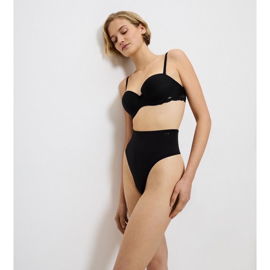 Triumph Soft Sculpt String  