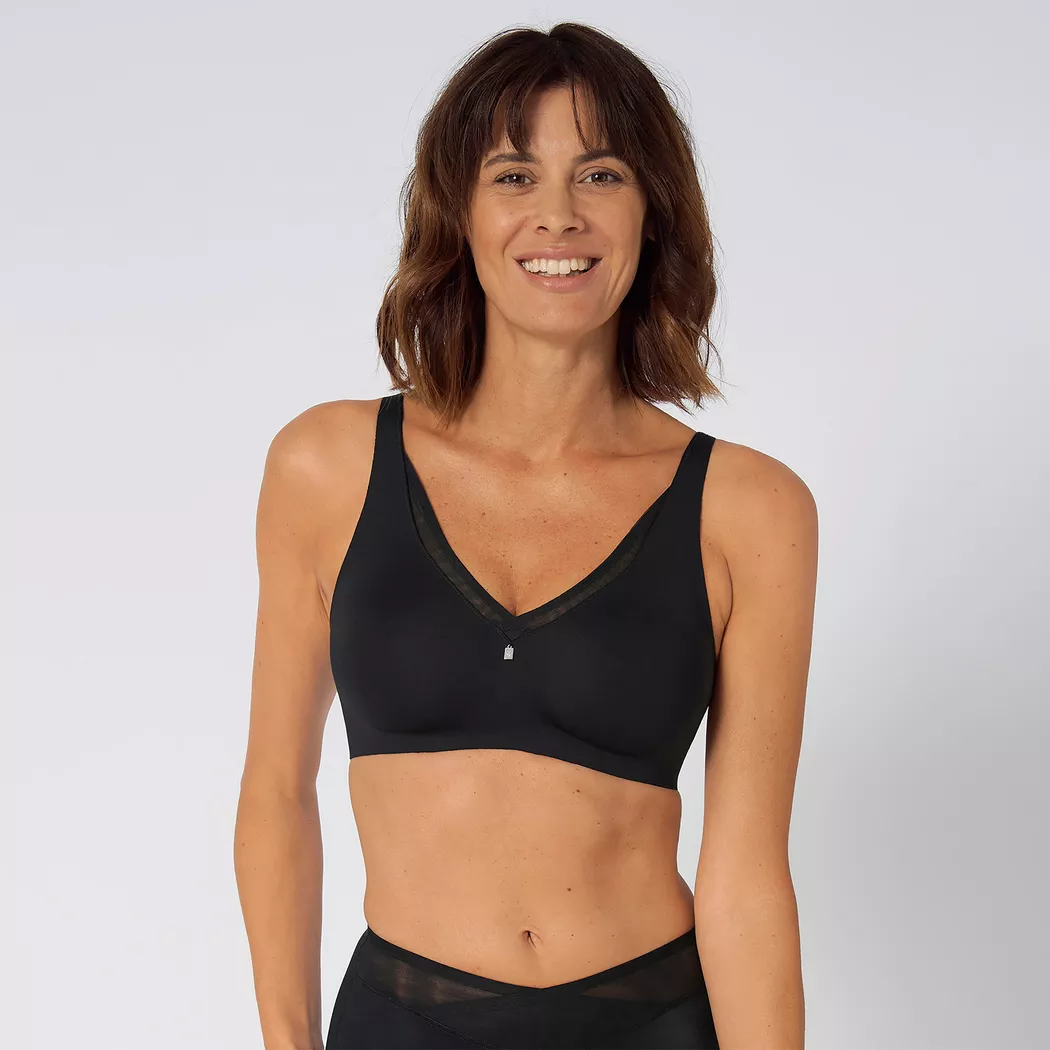 Triumph Triaction Cardio Flow P EX Sports Bra Black 75F 2