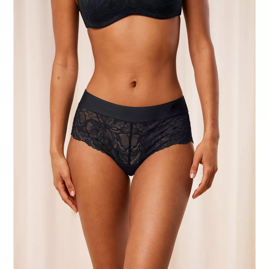 Triumph Body Make-Up Illusion Lace Panty Black 44 2