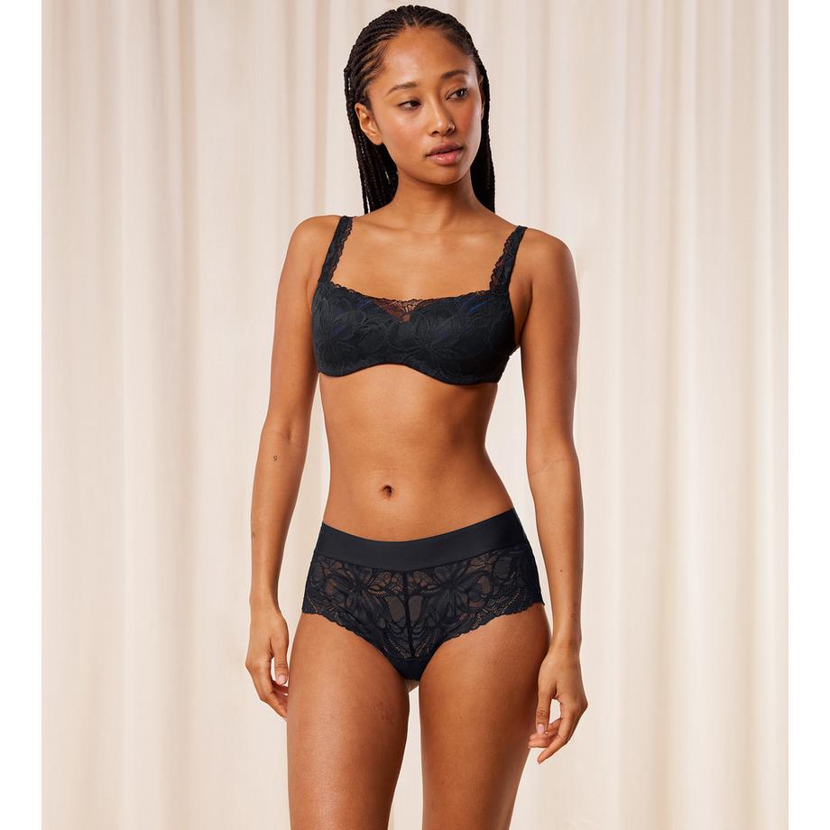 Triumph Body Make-Up Illusion Lace Shorty  