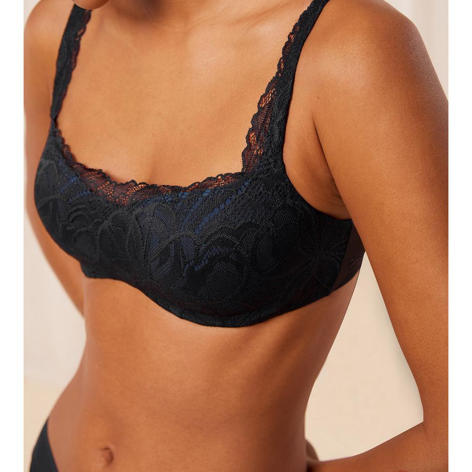 Triumph Body Make-Up Illusion Lace Soutien-Gorge Rembourré à Armatures  