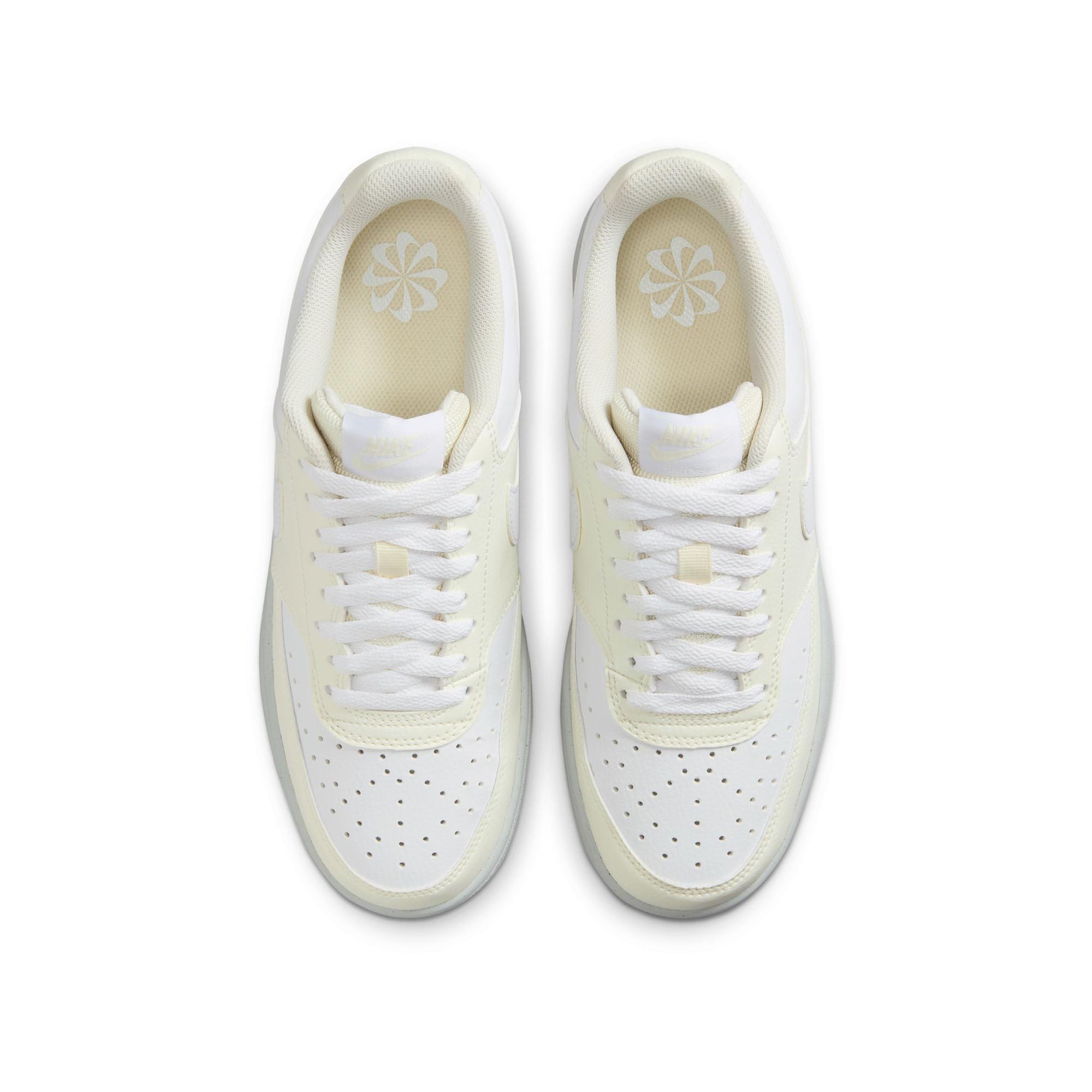 NIKE Wmns Court Vision Low Next Nature Sneakers, Low Top 