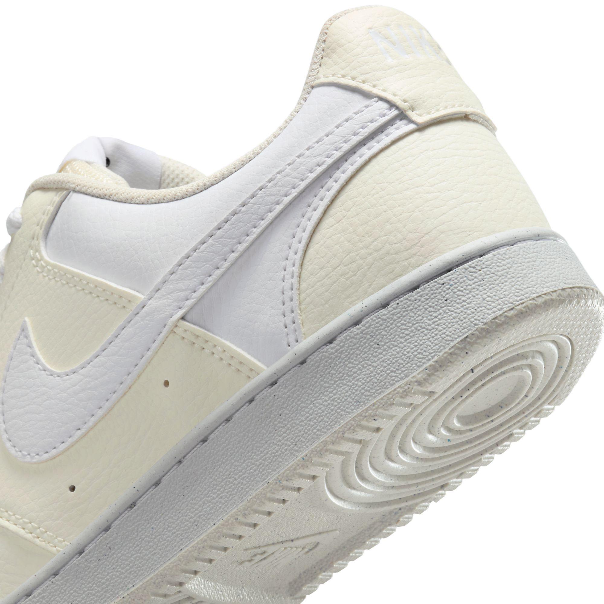 NIKE Wmns Court Vision Low Next Nature Sneakers, Low Top 