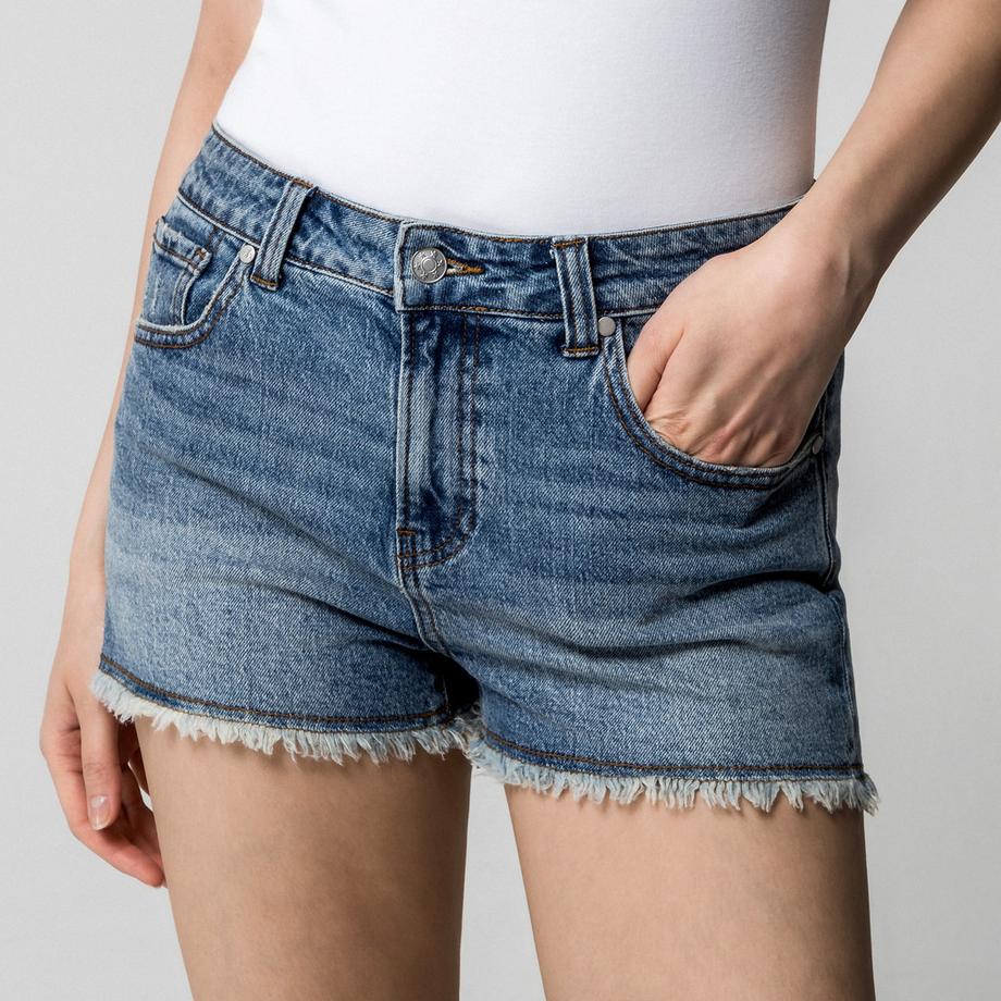 Manor Woman Denim Shorts Regular Fit  