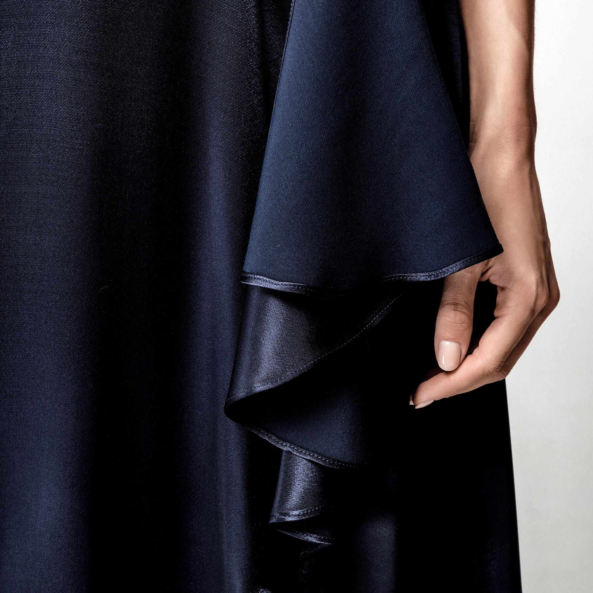 Manor Woman Ärmelloses Satin Midikleid mit Volants  