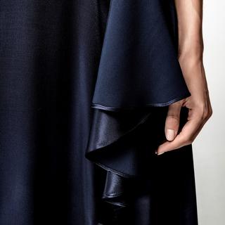 Manor Woman Ärmelloses Satin Midikleid mit Volants  