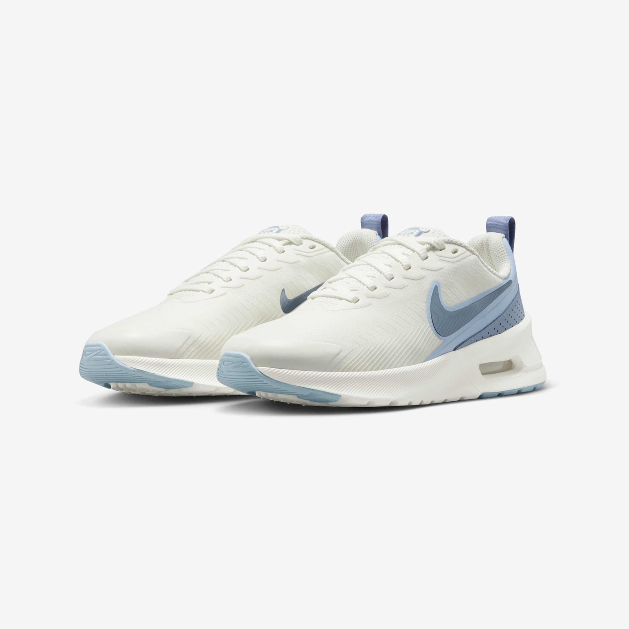 NIKE Wmns Air Max Nuaxis Sneakers basse 