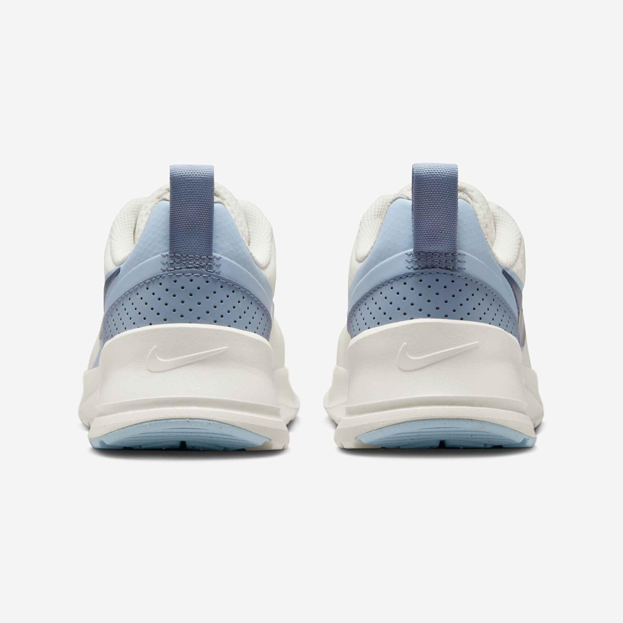 NIKE Wmns Air Max Nuaxis Sneakers basse 