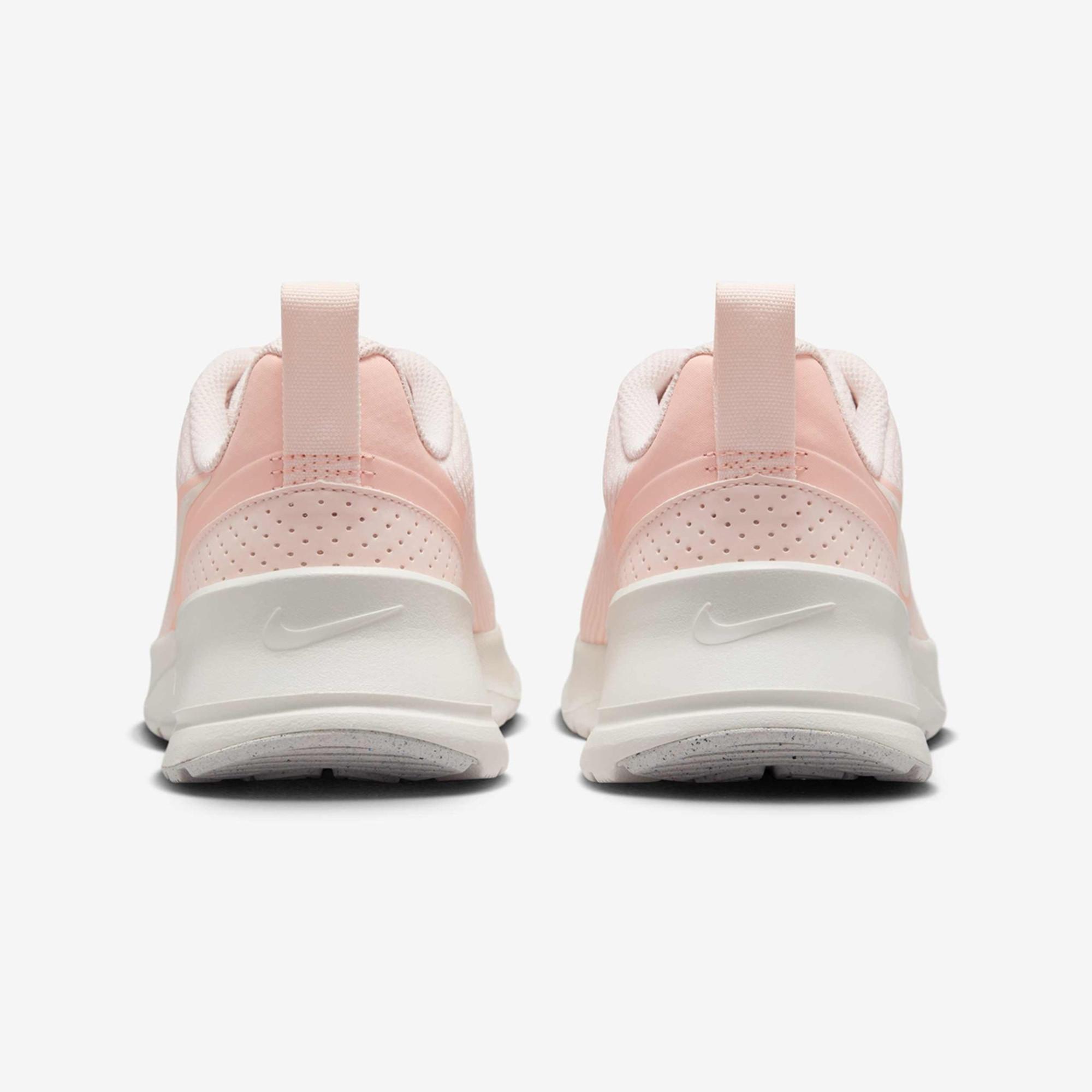 NIKE Wmns Air Max Nuaxis Sneakers, basses 