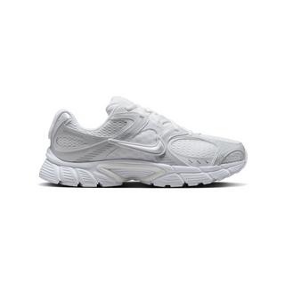 NIKE W Nike V5 Rnr Sneakers, Low Top 